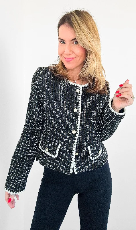 Chic Parisian Tweed Blazer